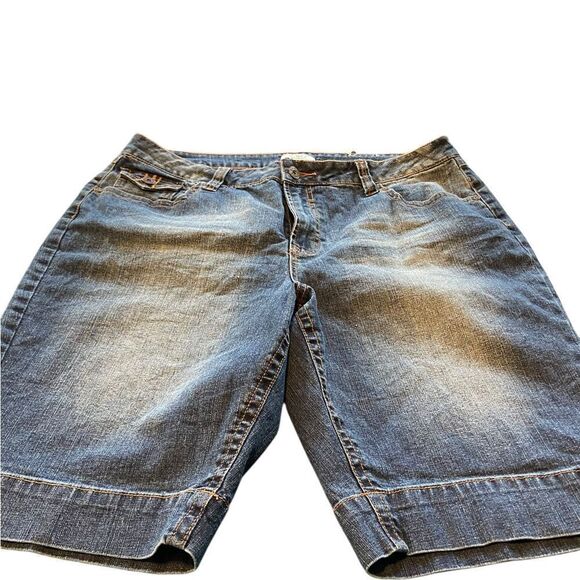 Cato size 16 denim shorts new never worn see pics - Picture 1 of 2